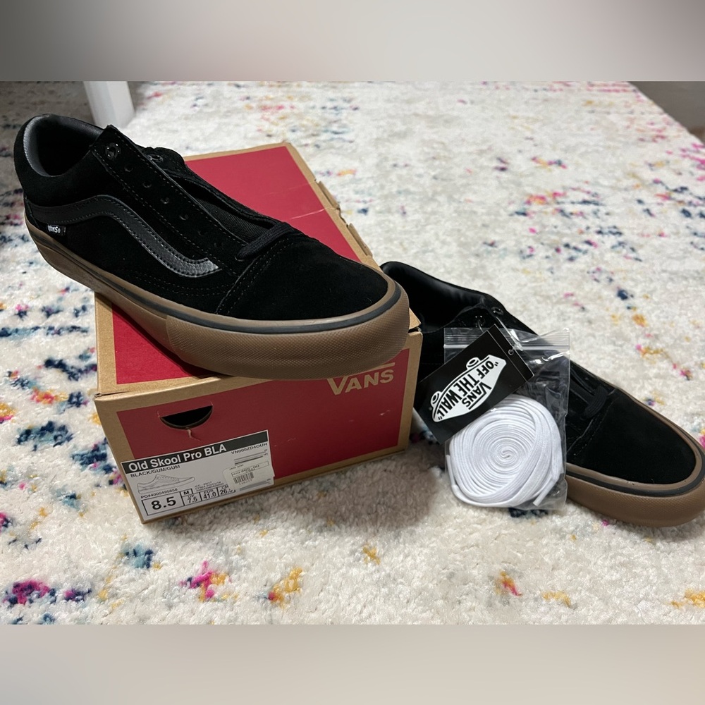 Vans Old Skool Pro 8.5 NWT